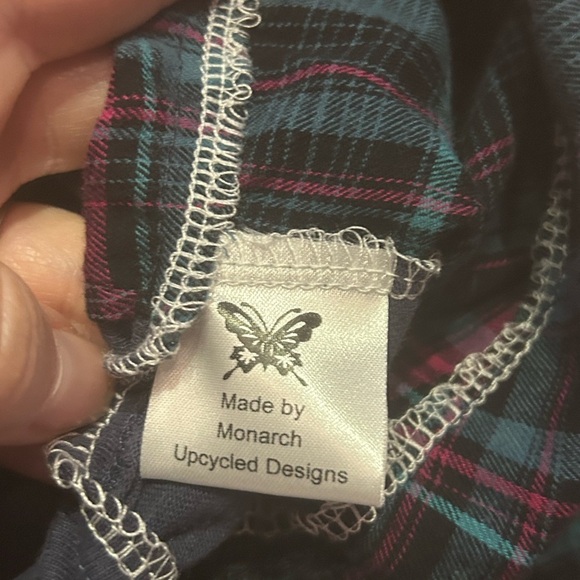 NWT Upcycled Diana Ross Cropped Flannel Tee size Small to medium - Picture 4 of 5